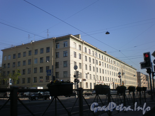 Пр. Лиговский д. 215, общий вид здания. Фото 2008 г.