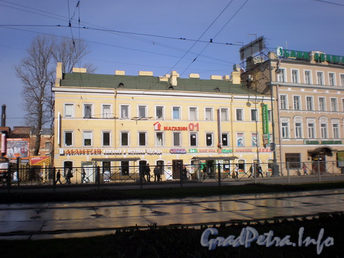 Московский пр., д. 107, общий вид здания. Фото 2008 г.