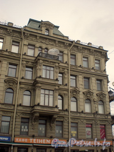 Невский пр., д. 66. Фрагмент фасада. Фото 2008 г.
