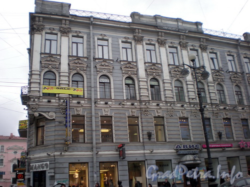 Невский пр., д. 90-92 (правая часть), фасад здания по Невскому проспекту. Фото 2008 г.