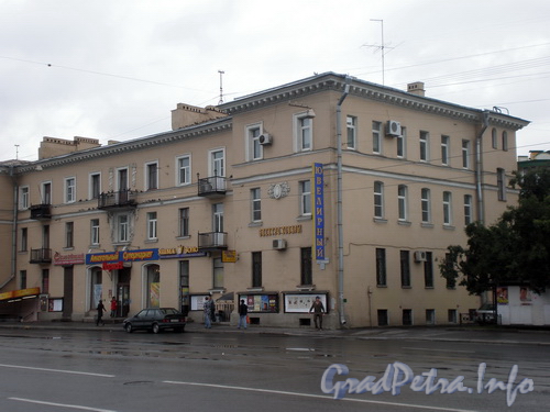 Среднеохтинский пр., д. 23, общий вид здания. Фото 2008 г.