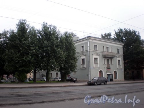 Среднеохтинский пр., д. 39, общий вид здания. Фото 2008 г.