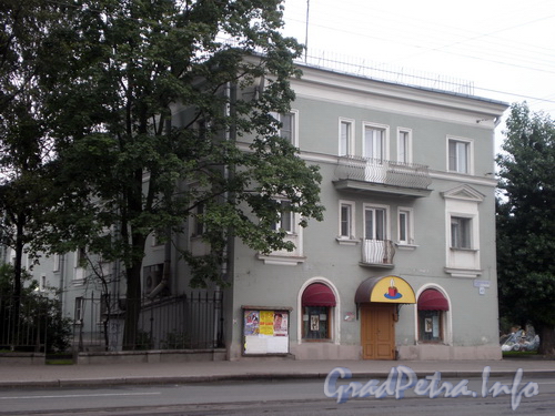 Среднеохтинский пр., д. 43, общий вид здания. Фото 2008 г.