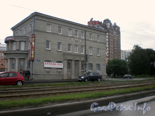 Пр. Энгельса, д. 109, общий вид здания. Фото 2008 г.