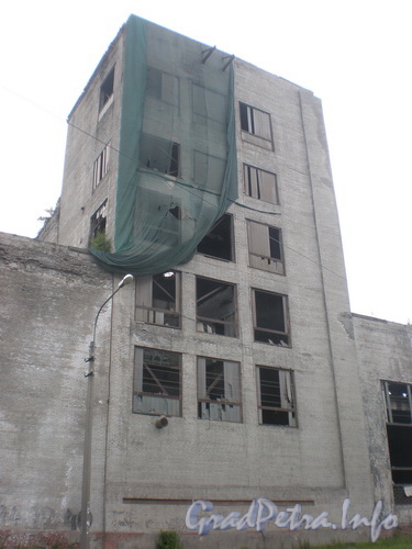 Пр. Энергетиков, д. 8, фрагмент фасада здания. Фото август 2008 г.