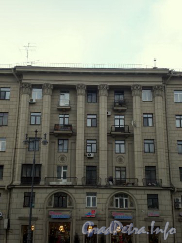 Московский пр., д. 171. Фрагмент фасада здания. Февраль 2009 г.