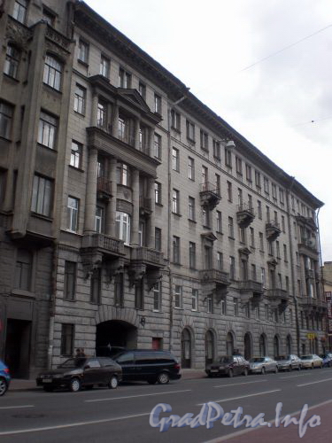 Измайловский пр., д. 18. Общий вид здания. Сентябрь 2008 г.