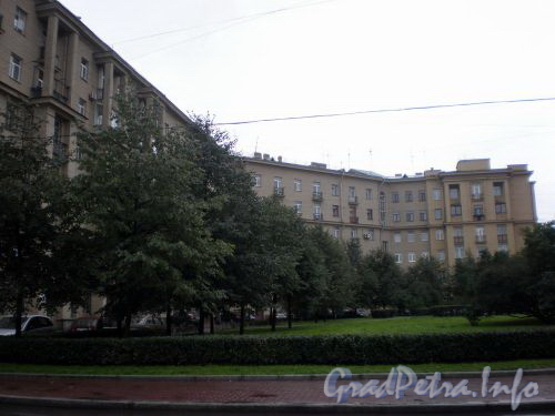 Московский проспект, д. 198. Общий вид здания. Сентябрь 2008 г.