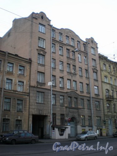 Троицкий проспект, д. 16. Общий вид здания. Ноябрь 2008 г.