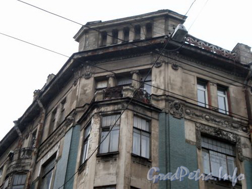 Загородный пр., д. 31. Фрагмент фасада здания. Ноябрь 2008 г.