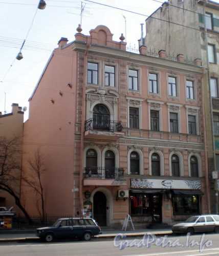 Суворовский пр., д. 53. Общий вид здания. Апрель 2009 г.