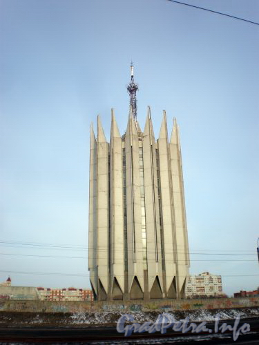 Тихорецкий пр., д. 21. Башня ЦНИИ РТК со стороны парка Сосновка. Апрель 2009 г.