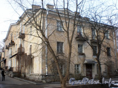 Ярославский пр., д. 22. Вид на здание со стороны Енотаевской ул. Апрель 2009 г.