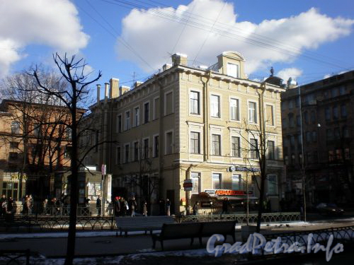 Пр. Чернышевского, д. 22. Общий вид здания. Март 2009 г.