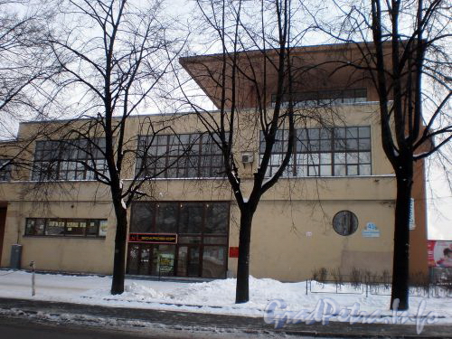Бол. Сампсониевский пр., д. 45. Фрагмент фасада здания. Февраль 2009 г.