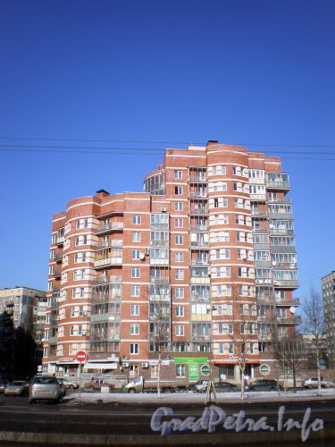 Северный пр., д. 20. Общий вид здания. Март 2009 г.