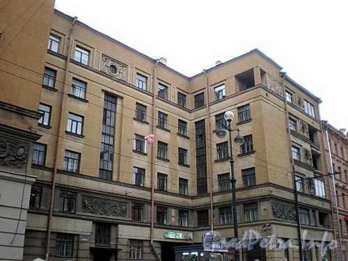 Невский пр., д. 141. Фасад здания. Ноябрь 2008 г.