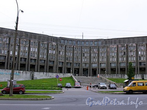 Северный пр., д. 1. Больница Святого Великомученика Георгия. Июнь 2009 г.