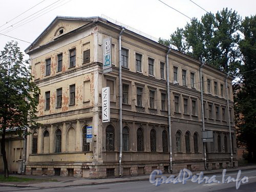 Лермонтовский пр., д. 51.  Вид здания от 12-ой Красноармейской ул. Фото июль 2009 г.