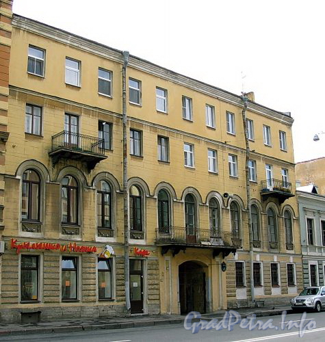 Рижский пр., д. 12 (левая часть). Бывший доходный дом. Фасад здания. Фото июль 2009 г.