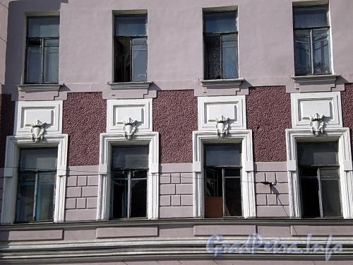 Пр. Римского-Корсакова, д. 29. Фрагмент фасада здания. Фото август 2009 г.