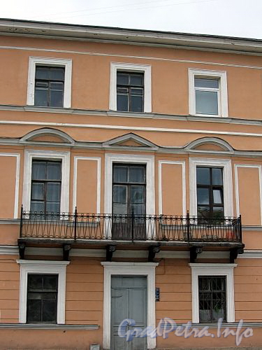 Пр. Римского-Корсакова, д. 63. Бывший особняк Дангильштета. Фрагмент фасада. Фото август 2009 г.