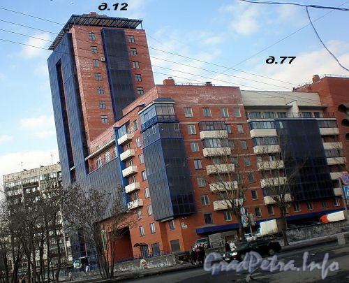 Пр. Юрия Гагарина, д. 77 / Московское шоссе, д. 12. Общий вид здания. Фото март 2009 г.