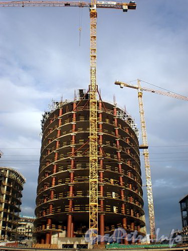 Строительство административно-делового комплекса Банка «Санкт-Петербург»-делового комплекса «Санкт-Петербург Плаза». Фото август 2009 г.