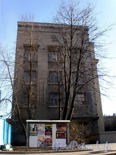 Московский пр., д. 94. Торцевая часть здания. Вид с Киевской улицы. Фото апрель 2009 г.