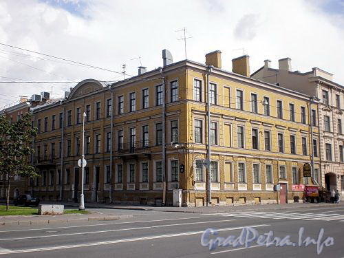 Большой пр., В.О., д. 26 / 8-я линия В.О., д. 19 (левая часть). Доходный дом Г. Е. Маковкиной. Общий вид здания. Фото август 2009 г.