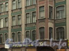 Средний пр., д. 35. Фрагмент фасада здания. Фото февраль 2011 г. 