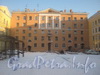 Пр. Стачек, дом 146. Фасад жилого дома со двора с зоной отдыха. Фото январь 2012 г.