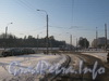 Перекрёсток пр. Ветеранов и ул. Лётчика Пилютова. Трамвайные пути поворачивают на Пилютова. Фото январь 2012 г.
