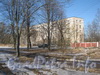 Пр. Стачек, дом 220, корпус 2. Общий вид дома из парка Александрино. Фото март 2012 г.