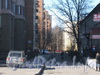 Проезд от пр. Ветеранов в сторону домов 67 (справа) и 71 (слева). Фото март 2012 г.