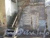 Старо-Петергофский пр., дом 9а литера Ж. Общий вид деревянной пристройки к зданию. Фото апрель 2012 г. 