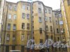 Каменноостровский пр., дом 26-28. Фрагмент здания в 5 дворе. Фото 7 июля 2012 г.