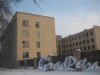 Тихорецкий пр., дом 3. Фрагмент фасада со стороны ул. Гидротехников. Фото 17 февраля 2013 г.