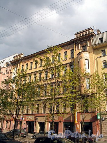 Малодетскосельский пр., д. 30. Фасад здания. Фото май 2010 г.