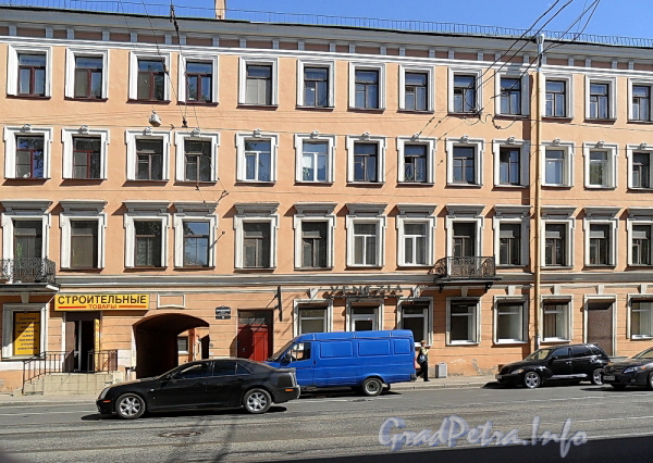 Старо-Петергофский пр., д. 10. Фасад здания. Фото июнь 2011 г.