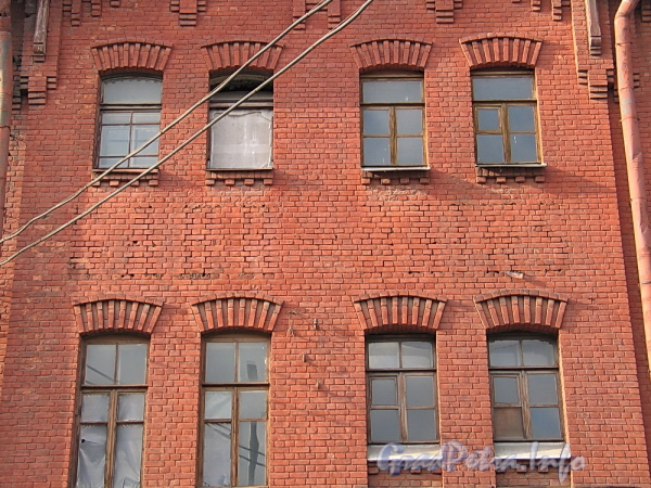 Мал. Сампсониевский пр., д. 5. Дата постройки на фасаде здания. Фото сентябрь 2011 г.