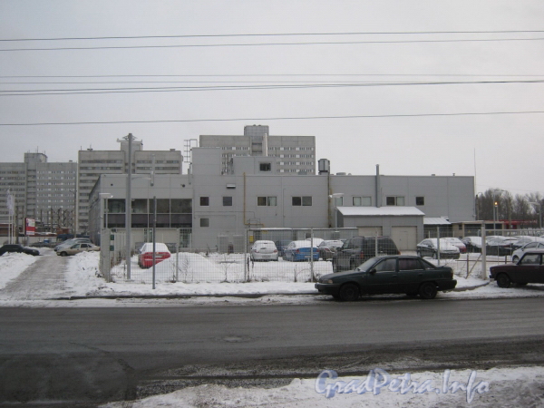 Пр. Маршала Жукова, д. 41 лит. А. Автоцентр «РРТ-Моторс». Фото январь 2012 г.