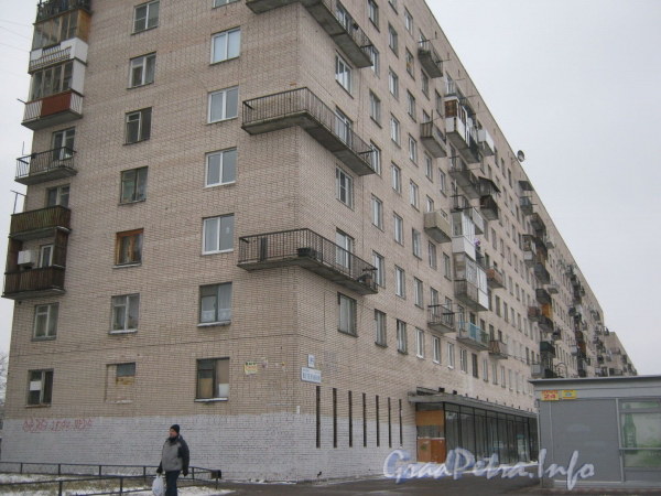 Пр. Ветеранов,155. Общий вид жилого дома. Фото январь 2012 г.