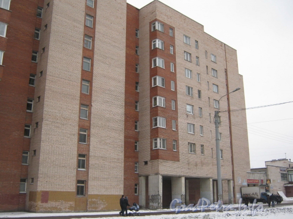 Пр. Ветеранов,160. Лицевой фасад жилого дома со стороны проспекта Ветеранов. Фото январь 2012 г.