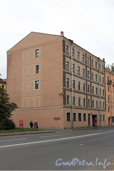 Рижский пр., д. 68. Общий вид дома. Фото 2011 года.
