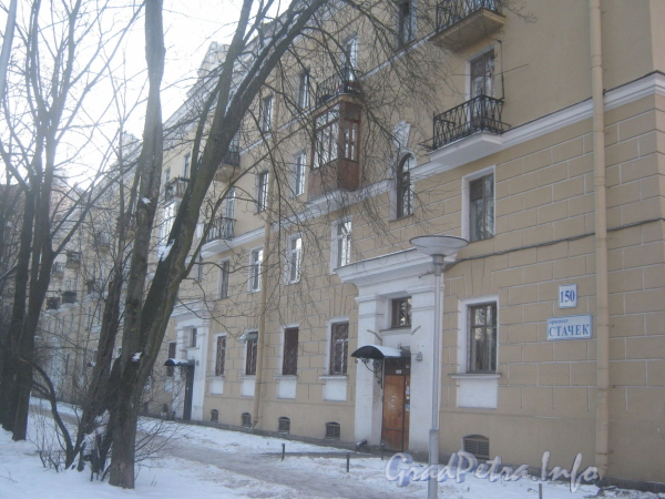 Пр. Стачек, дом 146. Фасад со стороны 136 дома. Фото январь 2012 г.