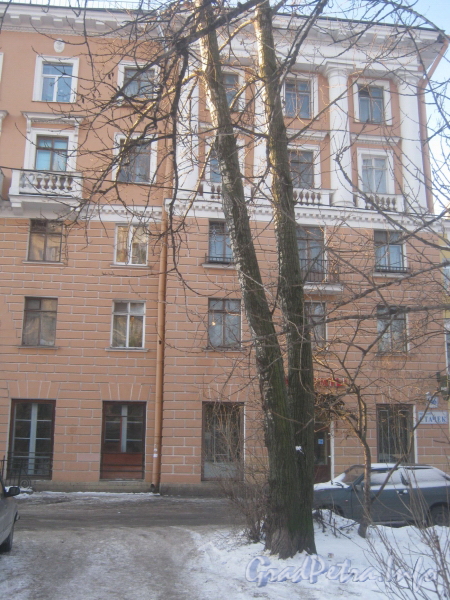 Пр. Стачек, дом 146. Правая часть дома. Фото январь 2012 г.