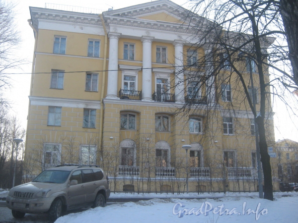 Пр. Стачек, дом 140. Вид от пр. Стачек. Фото январь 2012 г.