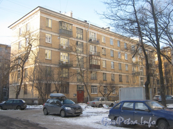 Пр. Стачек, дом 92. Общий вид жилого дома от дома 92, корп. 3. Фото январь 2012 г.