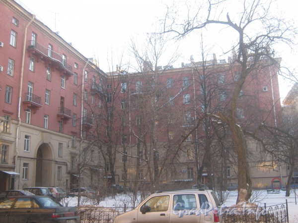 Пр. Стачек, дом 67, корп. 3. Вид со двора. Фото январь 2012 г.